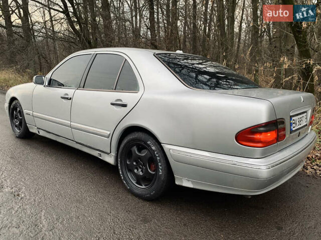 Серый Мерседес Е-Класс, объемом двигателя 2.4 л и пробегом 499 тыс. км за 2500 $, фото 2 на Automoto.ua