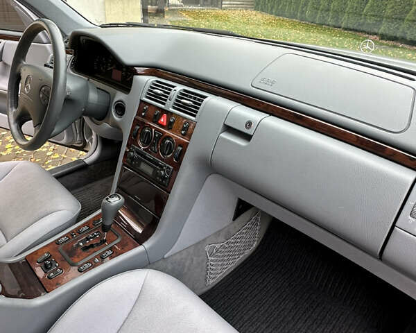 Серый Мерседес Е-Класс, объемом двигателя 2 л и пробегом 88 тыс. км за 10500 $, фото 45 на Automoto.ua