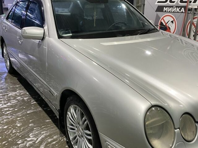 Серый Мерседес Е-Класс, объемом двигателя 2.7 л и пробегом 347 тыс. км за 4900 $, фото 4 на Automoto.ua