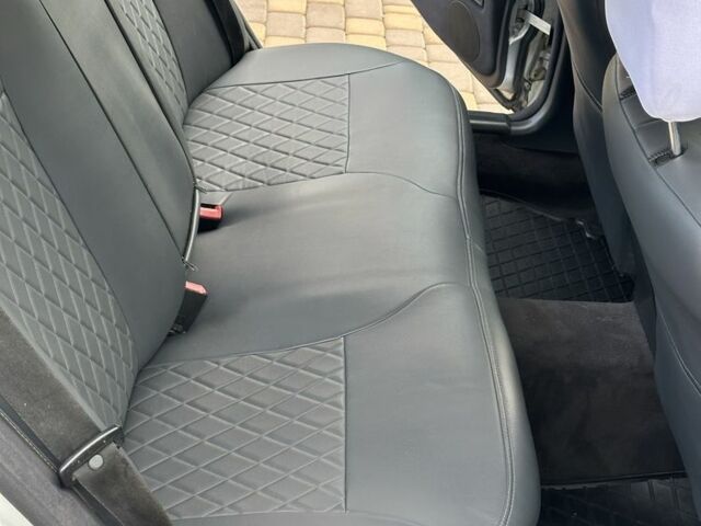 Мерседес Е-Клас 2000 у Сторожинце на Automoto.ua Сірий Мерседес Е-Клас, об'ємом двигуна 2.7 л та пробігом 346 тис. км за 5200 $, фото 19 на Automoto.ua