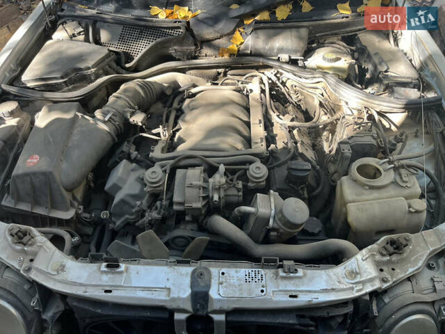 Серый Мерседес Е-Класс, объемом двигателя 4.3 л и пробегом 2 тыс. км за 2500 $, фото 8 на Automoto.ua