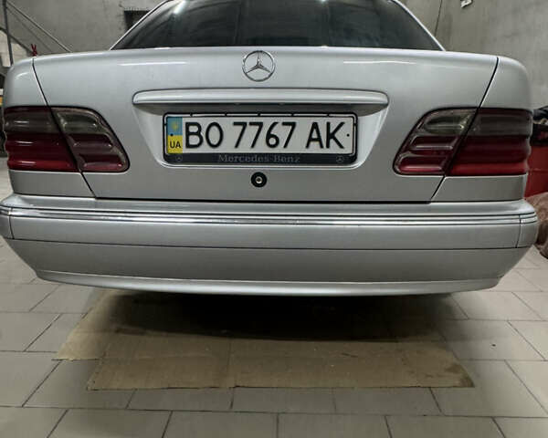 Сірий Мерседес Е-Клас, об'ємом двигуна 2.2 л та пробігом 320 тис. км за 4400 $, фото 3 на Automoto.ua