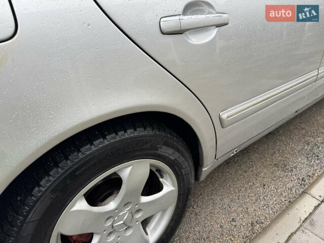 Серый Мерседес Е-Класс, объемом двигателя 2.4 л и пробегом 530 тыс. км за 3500 $, фото 14 на Automoto.ua