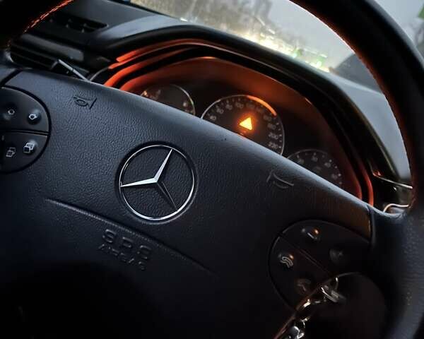 Серый Мерседес Е-Класс, объемом двигателя 3.2 л и пробегом 350 тыс. км за 5500 $, фото 2 на Automoto.ua