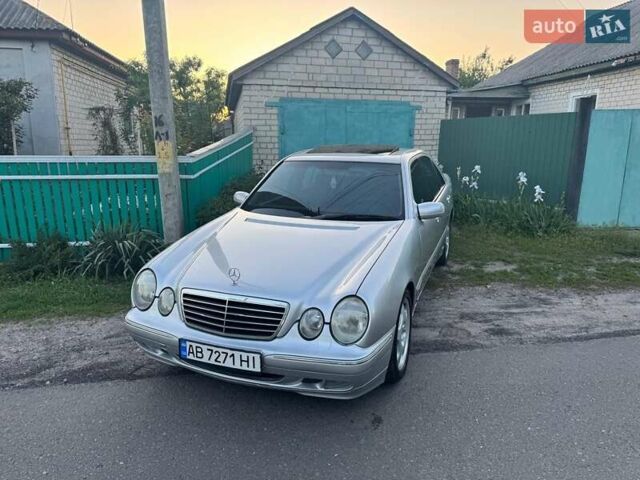 Серый Мерседес Е-Класс, объемом двигателя 2.4 л и пробегом 257 тыс. км за 4100 $, фото 28 на Automoto.ua