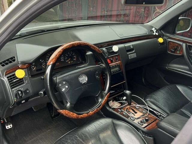 Серый Мерседес Е-Класс, объемом двигателя 2.8 л и пробегом 490 тыс. км за 4400 $, фото 19 на Automoto.ua