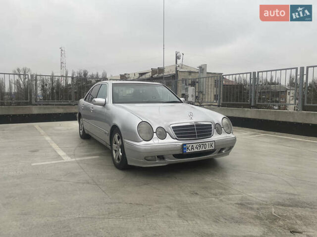 Серый Мерседес Е-Класс, объемом двигателя 3.2 л и пробегом 427 тыс. км за 3700 $, фото 7 на Automoto.ua