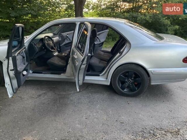 Серый Мерседес Е-Класс, объемом двигателя 2.2 л и пробегом 407 тыс. км за 4750 $, фото 22 на Automoto.ua