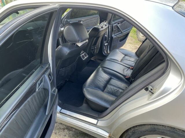 Сірий Мерседес Е-Клас, об'ємом двигуна 4.3 л та пробігом 380 тис. км за 4500 $, фото 7 на Automoto.ua