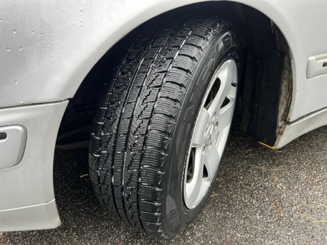 Серый Мерседес Е-Класс, объемом двигателя 3.2 л и пробегом 270 тыс. км за 3200 $, фото 9 на Automoto.ua