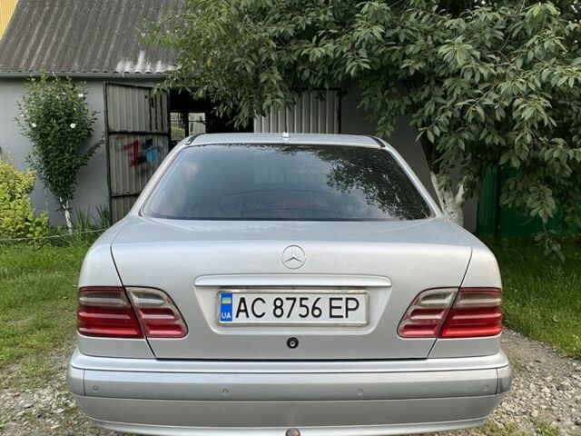 Серый Мерседес Е-Класс, объемом двигателя 2.7 л и пробегом 500 тыс. км за 4150 $, фото 5 на Automoto.ua