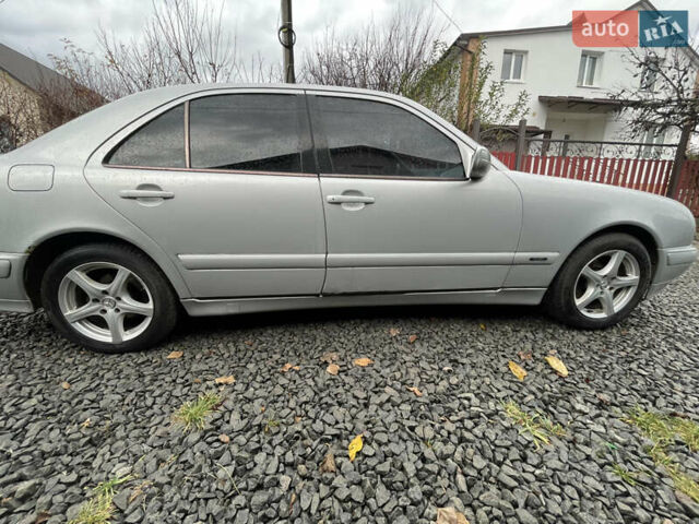 Серый Мерседес Е-Класс, объемом двигателя 2.15 л и пробегом 340 тыс. км за 3400 $, фото 7 на Automoto.ua