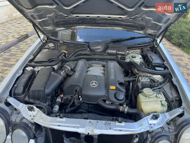 Серый Мерседес Е-Класс, объемом двигателя 2.6 л и пробегом 300 тыс. км за 2450 $, фото 14 на Automoto.ua