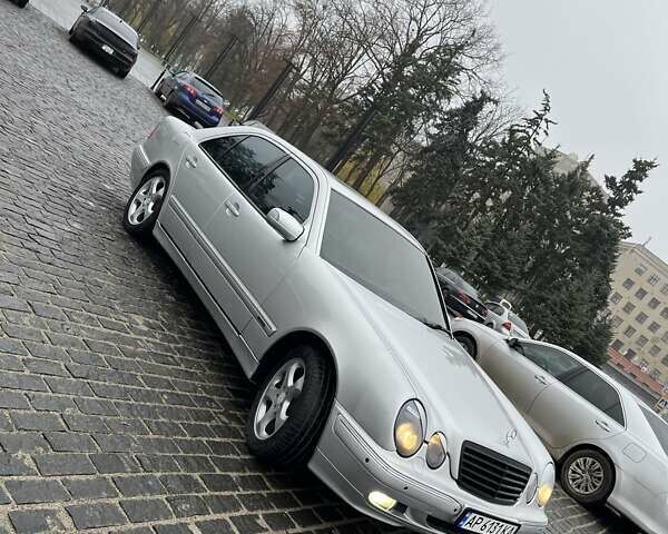 Серый Мерседес Е-Класс, объемом двигателя 3.2 л и пробегом 350 тыс. км за 5500 $, фото 1 на Automoto.ua