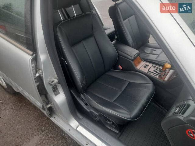 Сірий Мерседес Е-Клас, об'ємом двигуна 2.4 л та пробігом 338 тис. км за 2299 $, фото 20 на Automoto.ua