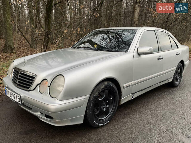 Серый Мерседес Е-Класс, объемом двигателя 2.4 л и пробегом 499 тыс. км за 2500 $, фото 1 на Automoto.ua