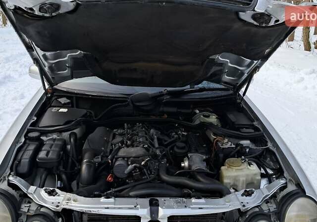 Серый Мерседес Е-Класс, объемом двигателя 2.2 л и пробегом 425 тыс. км за 4850 $, фото 10 на Automoto.ua