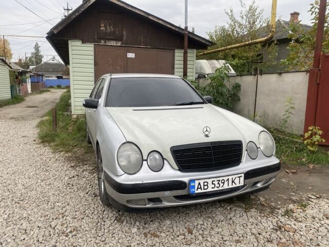 Сірий Мерседес Е-Клас, об'ємом двигуна 2.6 л та пробігом 428 тис. км за 3200 $, фото 2 на Automoto.ua