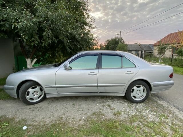 Серый Мерседес Е-Класс, объемом двигателя 2.7 л и пробегом 500 тыс. км за 4150 $, фото 4 на Automoto.ua