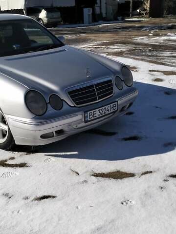 Сірий Мерседес Е-Клас, об'ємом двигуна 2.2 л та пробігом 358 тис. км за 3500 $, фото 2 на Automoto.ua