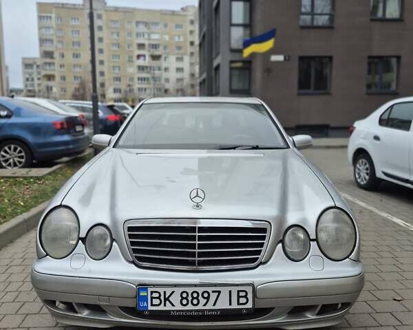 Серый Мерседес Е-Класс, объемом двигателя 2.4 л и пробегом 525 тыс. км за 2900 $, фото 6 на Automoto.ua