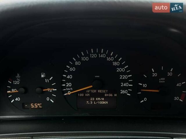 Серый Мерседес Е-Класс, объемом двигателя 2.2 л и пробегом 401 тыс. км за 3999 $, фото 11 на Automoto.ua