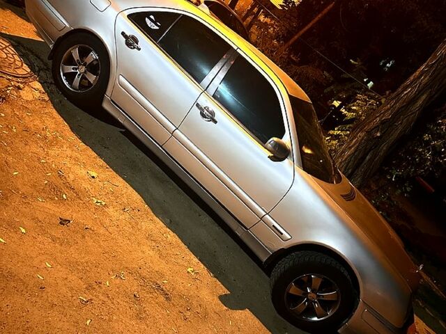 Серый Мерседес Е-Класс, объемом двигателя 2.8 л и пробегом 0 тыс. км за 3950 $, фото 7 на Automoto.ua