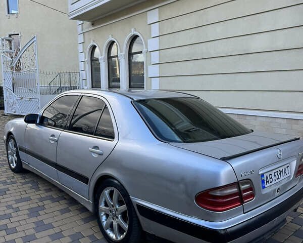 Серый Мерседес Е-Класс, объемом двигателя 2.6 л и пробегом 300 тыс. км за 2450 $, фото 5 на Automoto.ua