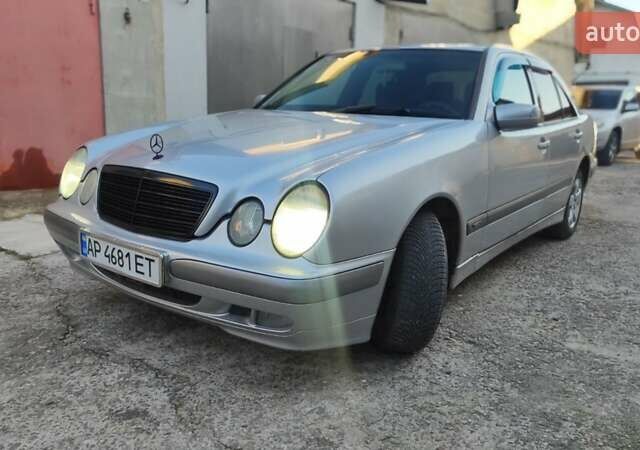 Сірий Мерседес Е-Клас, об'ємом двигуна 2 л та пробігом 389 тис. км за 4000 $, фото 1 на Automoto.ua