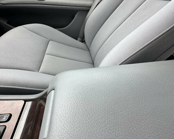 Сірий Мерседес Е-Клас, об'ємом двигуна 2 л та пробігом 88 тис. км за 9600 $, фото 25 на Automoto.ua