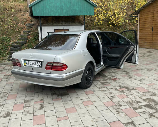 Серый Мерседес Е-Класс, объемом двигателя 2.15 л и пробегом 370 тыс. км за 3200 $, фото 6 на Automoto.ua