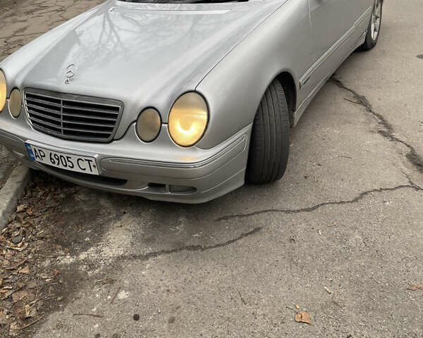 Сірий Мерседес Е-Клас, об'ємом двигуна 2 л та пробігом 400 тис. км за 4500 $, фото 6 на Automoto.ua