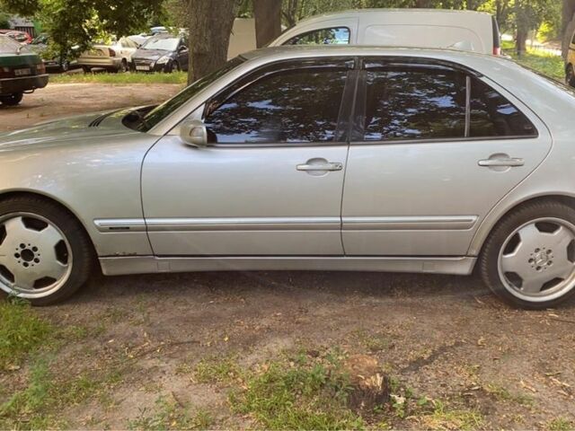 Сірий Мерседес Е-Клас, об'ємом двигуна 4.3 л та пробігом 380 тис. км за 4500 $, фото 4 на Automoto.ua