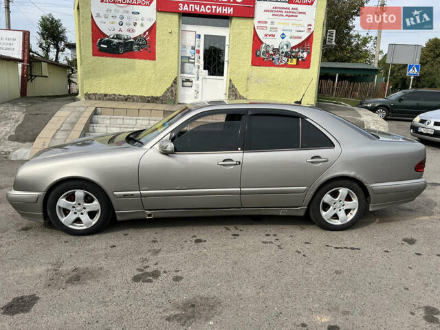 Серый Мерседес Е-Класс, объемом двигателя 2.15 л и пробегом 480 тыс. км за 3900 $, фото 4 на Automoto.ua