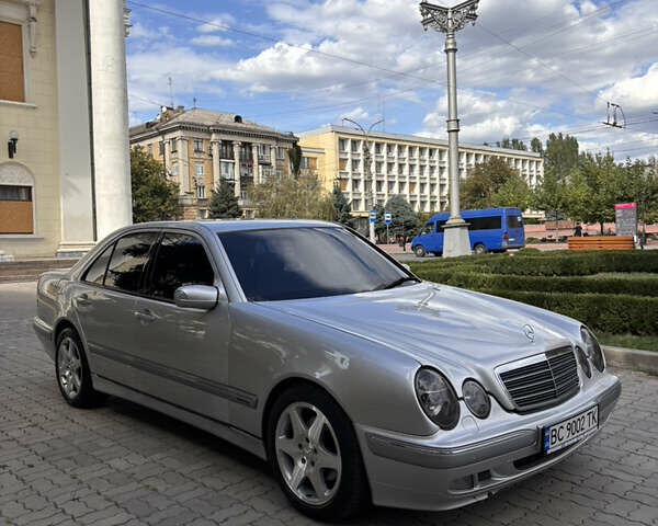 Серый Мерседес Е-Класс, объемом двигателя 3.2 л и пробегом 470 тыс. км за 5000 $, фото 1 на Automoto.ua