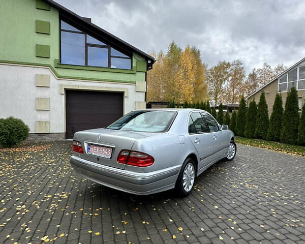 Серый Мерседес Е-Класс, объемом двигателя 2 л и пробегом 88 тыс. км за 10500 $, фото 7 на Automoto.ua