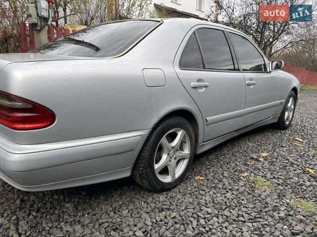 Серый Мерседес Е-Класс, объемом двигателя 2.15 л и пробегом 340 тыс. км за 3400 $, фото 8 на Automoto.ua