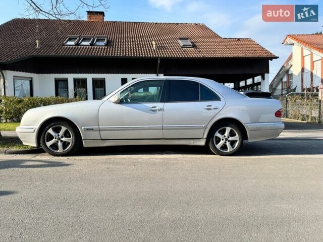 Серый Мерседес Е-Класс, объемом двигателя 2 л и пробегом 408 тыс. км за 5221 $, фото 2 на Automoto.ua