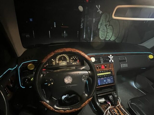 Серый Мерседес Е-Класс, объемом двигателя 2.8 л и пробегом 490 тыс. км за 4400 $, фото 23 на Automoto.ua