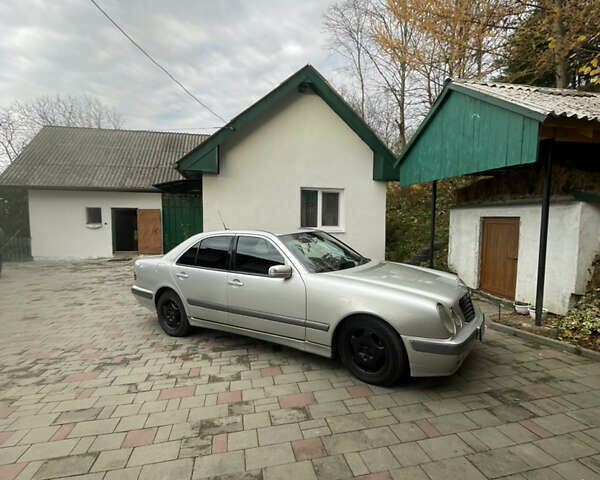 Серый Мерседес Е-Класс, объемом двигателя 2.15 л и пробегом 370 тыс. км за 3200 $, фото 15 на Automoto.ua