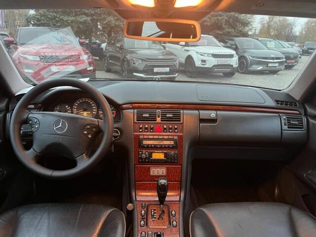 Серый Мерседес Е-Класс, объемом двигателя 3.2 л и пробегом 470 тыс. км за 5100 $, фото 9 на Automoto.ua