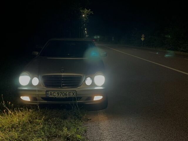 Серый Мерседес Е-Класс, объемом двигателя 3.2 л и пробегом 480 тыс. км за 3900 $, фото 4 на Automoto.ua