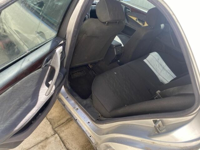 Мерседес Е-Класс 2000 в Самборе на Automoto.ua Серый Мерседес Е-Класс, объемом двигателя 2 л и пробегом 200 тыс. км за 300 $, фото 15 на Automoto.ua