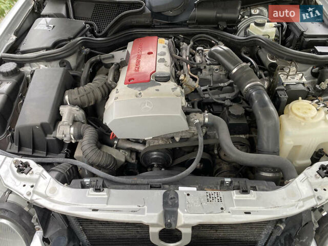 Серый Мерседес Е-Класс, объемом двигателя 2 л и пробегом 208 тыс. км за 6500 $, фото 4 на Automoto.ua