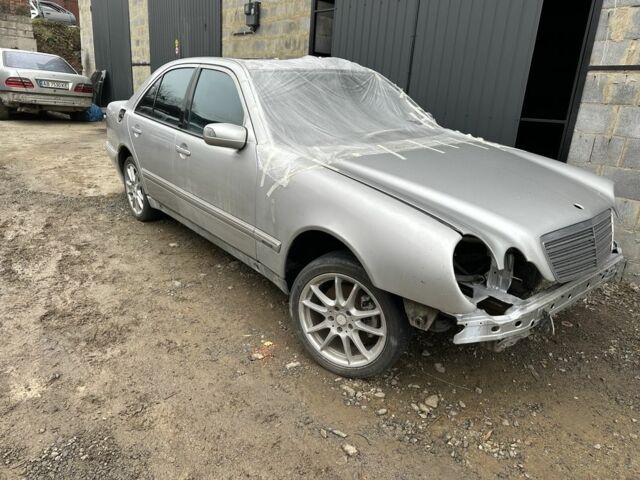 Сірий Мерседес Е-Клас, об'ємом двигуна 3.2 л та пробігом 390 тис. км за 2400 $, фото 2 на Automoto.ua