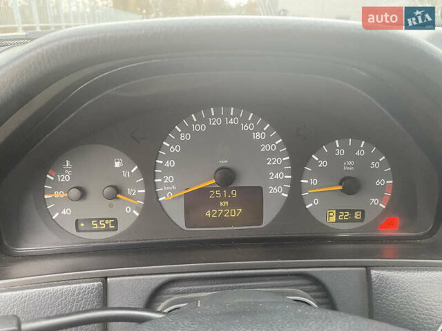 Серый Мерседес Е-Класс, объемом двигателя 3.2 л и пробегом 427 тыс. км за 3700 $, фото 15 на Automoto.ua