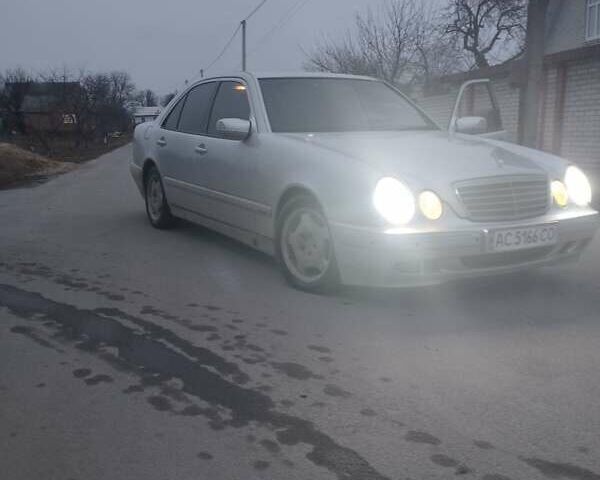 Сірий Мерседес Е-Клас, об'ємом двигуна 3.2 л та пробігом 360 тис. км за 6500 $, фото 3 на Automoto.ua