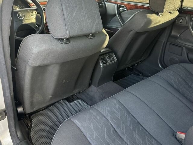 Сірий Мерседес Е-Клас, об'ємом двигуна 2.2 л та пробігом 470 тис. км за 4699 $, фото 7 на Automoto.ua