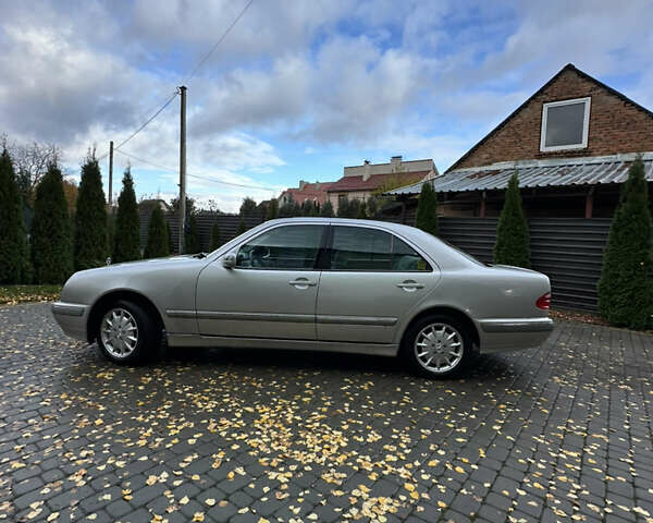 Серый Мерседес Е-Класс, объемом двигателя 2 л и пробегом 88 тыс. км за 10500 $, фото 2 на Automoto.ua