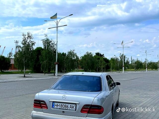 Серый Мерседес Е-Класс, объемом двигателя 3.2 л и пробегом 500 тыс. км за 3000 $, фото 2 на Automoto.ua